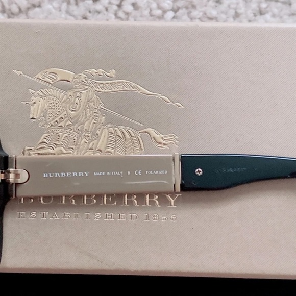 Burberry Sunglasses for Women - Picture 4 of 4